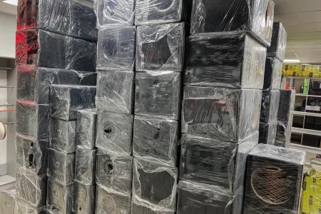 БОЛЬШУЩАЯ поставка коробов. 200 шт вновь заполнили второй зал до потолка